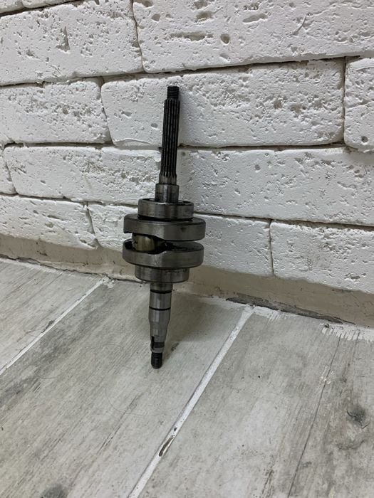 Коленвал полнощёкий