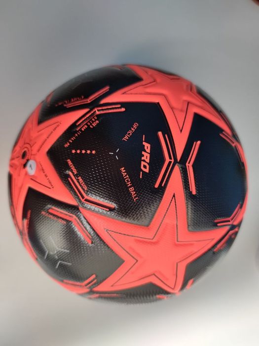 Футбольный м'яч league champions