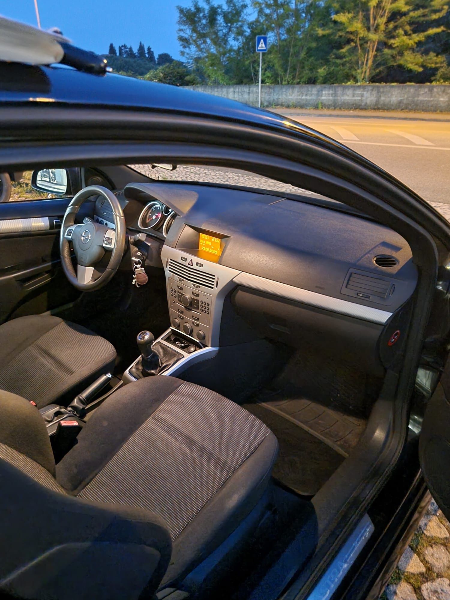 Opel Astra H GTC 1.9