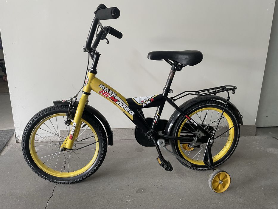Fajny rowerek rower dziecięcy  bmx mateo 16 z boczmymi kółkami warto