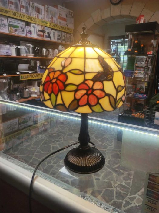 Lampka witrażowa, nocna, w stylu "Tiffany" motyle Komis Krosno Betleja