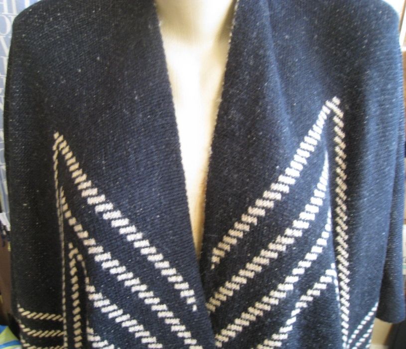 Пончо с геометрическим рисунком ёлочка