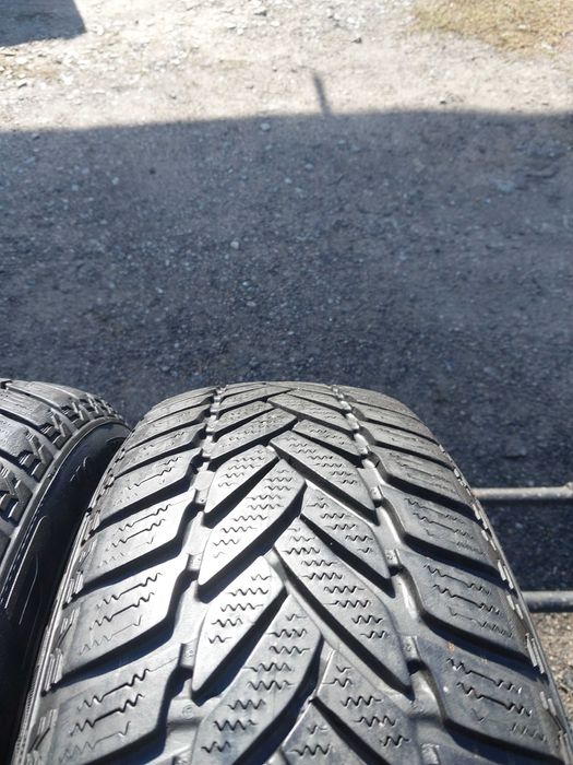 Opony zimowe 185.65.15 Dunlop