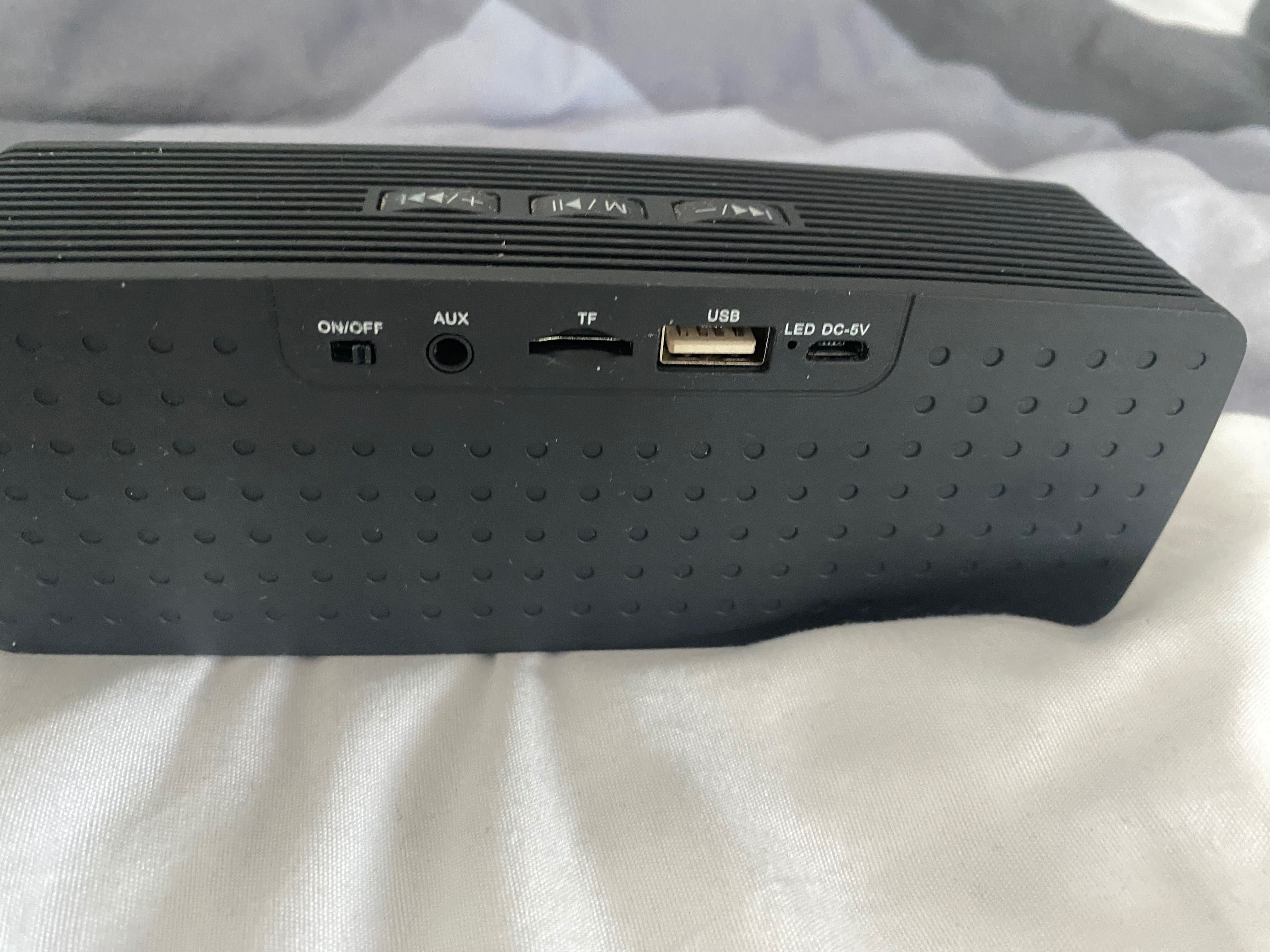 Głośnik z funkcją radia i bluetooth