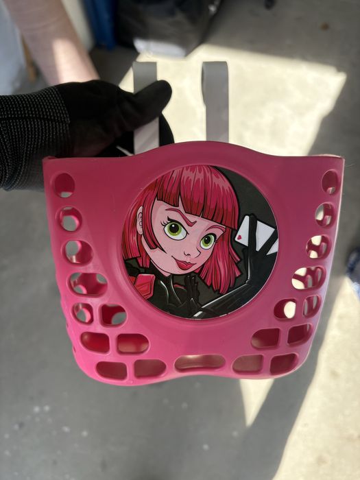 Koszyk na rower rozowy