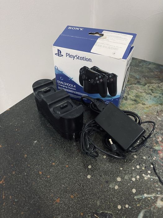 Оригінальна зарядна станція для геймпадів ps4 playstation4