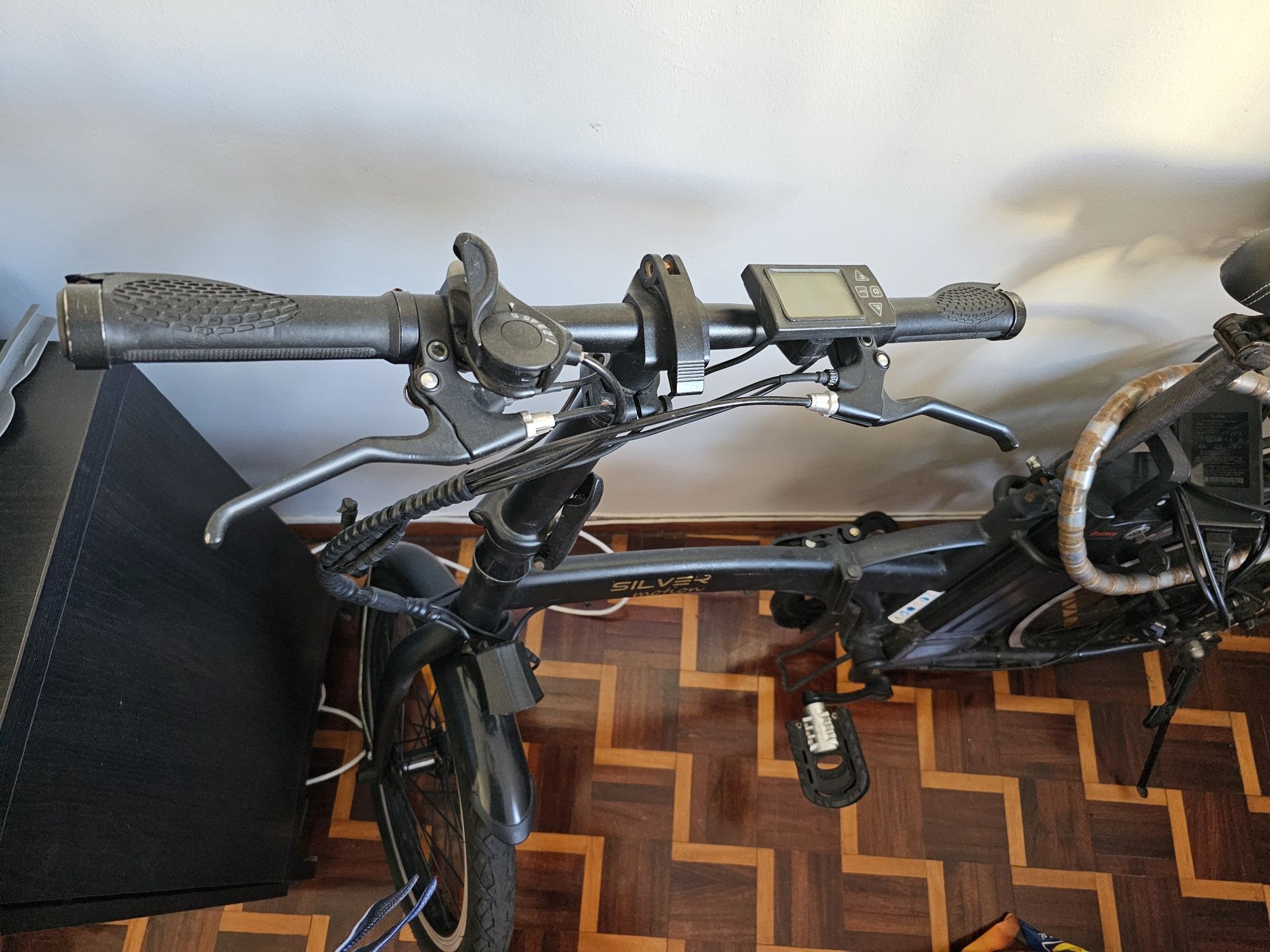 Bicicleta Elétrica Silver - Motion E25 (36V 250W) - 20\" Pneu