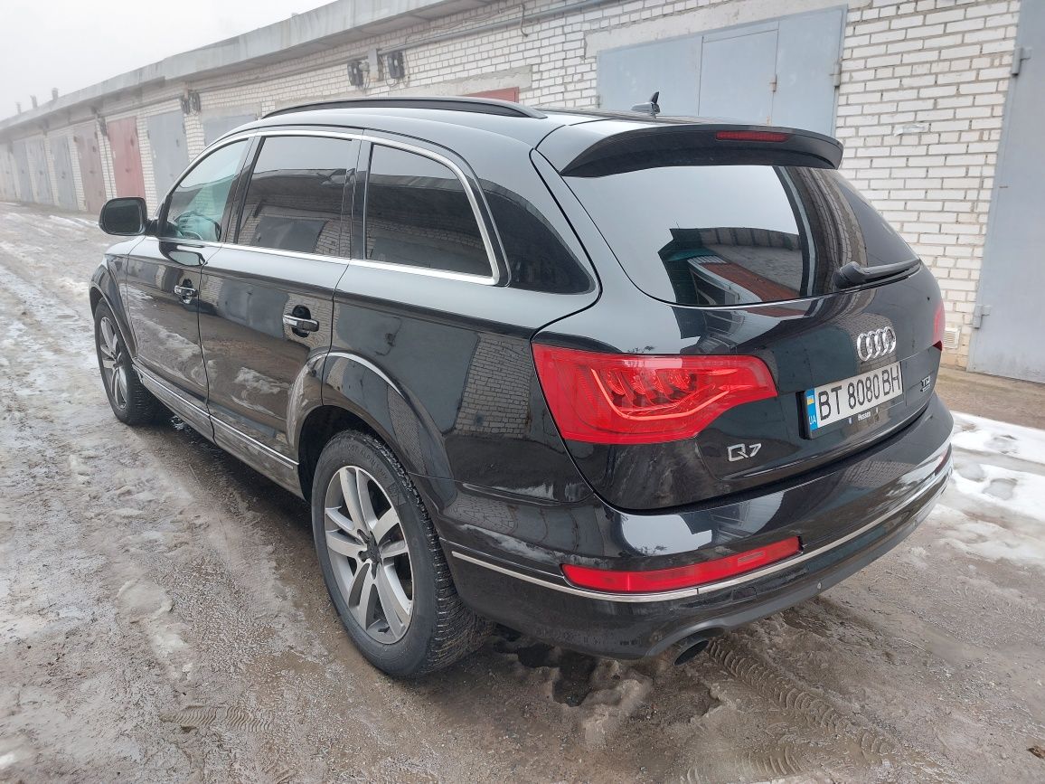 Продам авто Audi Q7 2012