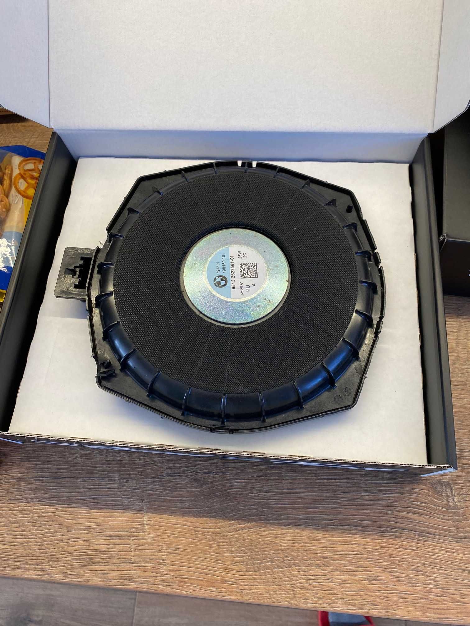 Subwoofer głośnik pod siedzenie BMW G21 2 szt. oryginał S676 Hifi