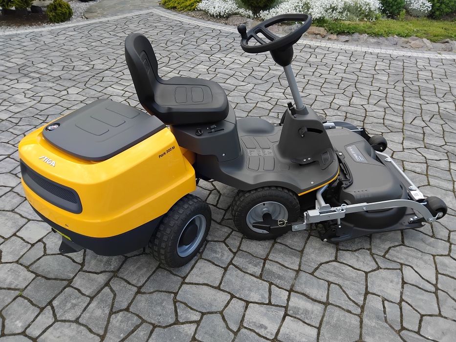 Zwinny traktorek kosiarka STIGA PARK 300M demo