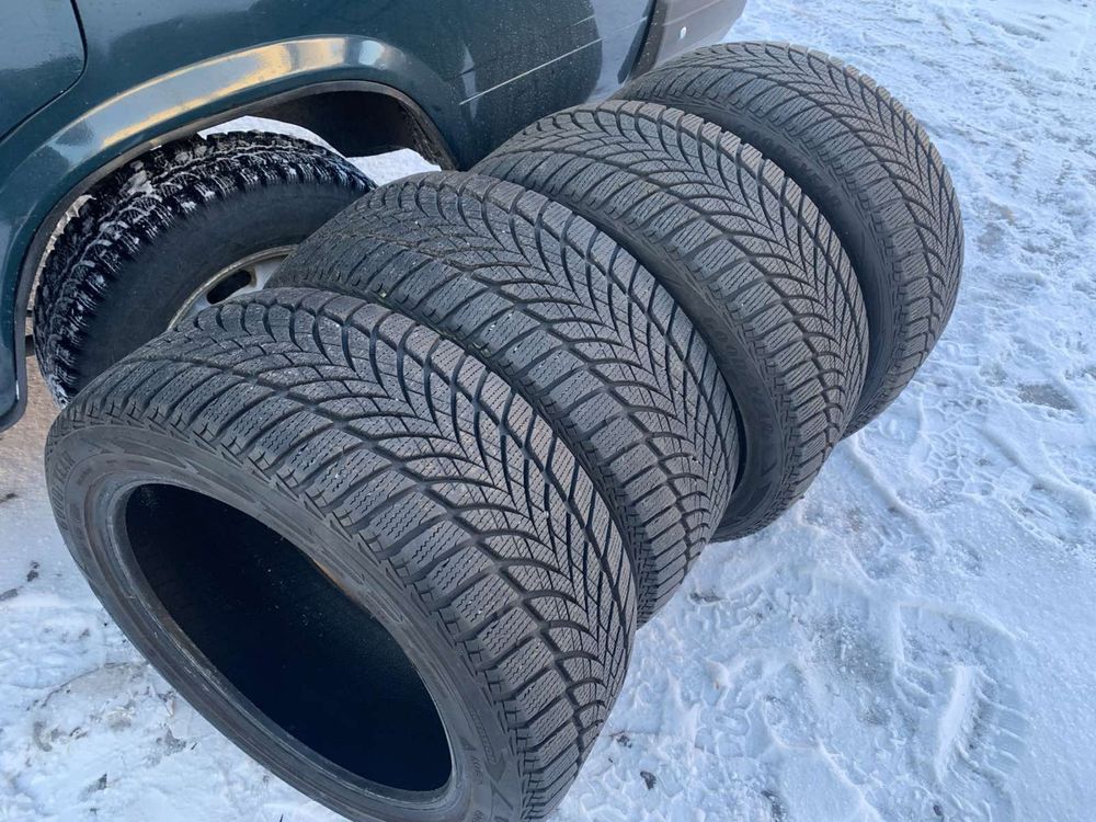 Зимова резина Goodyear ultragrip ice 2 r17