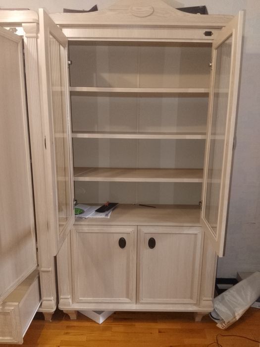 Стол письмовий та і шафа фірми VOX