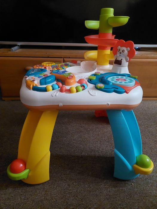 Превосходная развивающая игрушка- столик