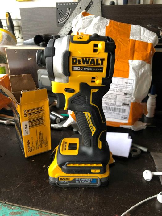 Импакт - шуруповёрт ударный DEWALT DCF850B ATOMIC Девольт 18 / 20 В
