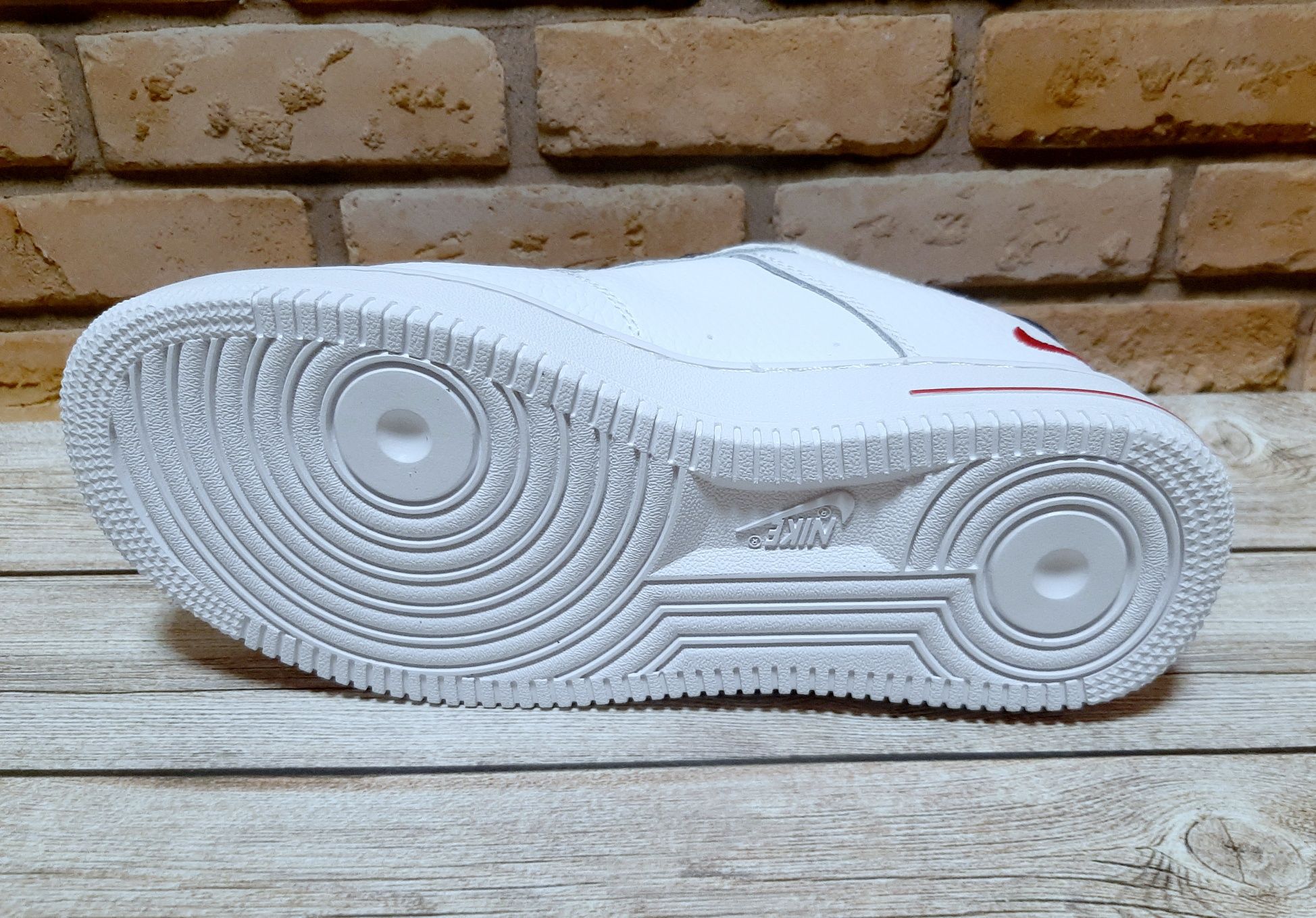 Білі кросівки Nike 41p