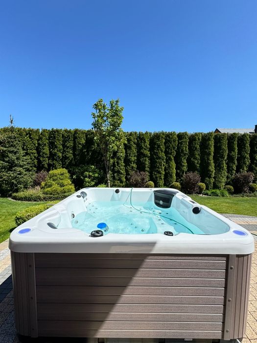 Nowe wanny ogrodowe jacuzi trident