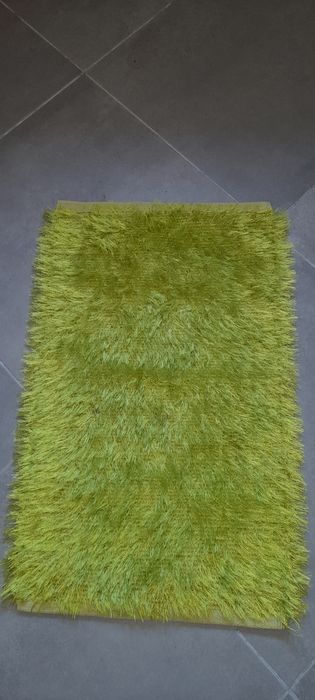 Vendo ou troco tapetes roxo e verde