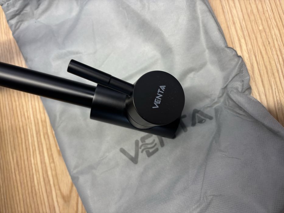 Змішувач для умивальника Venta VA2008.