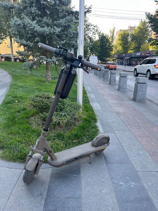 Xiaomi Electric Scooter 4 Pro Max + елек. компресор Xiaomi + інше