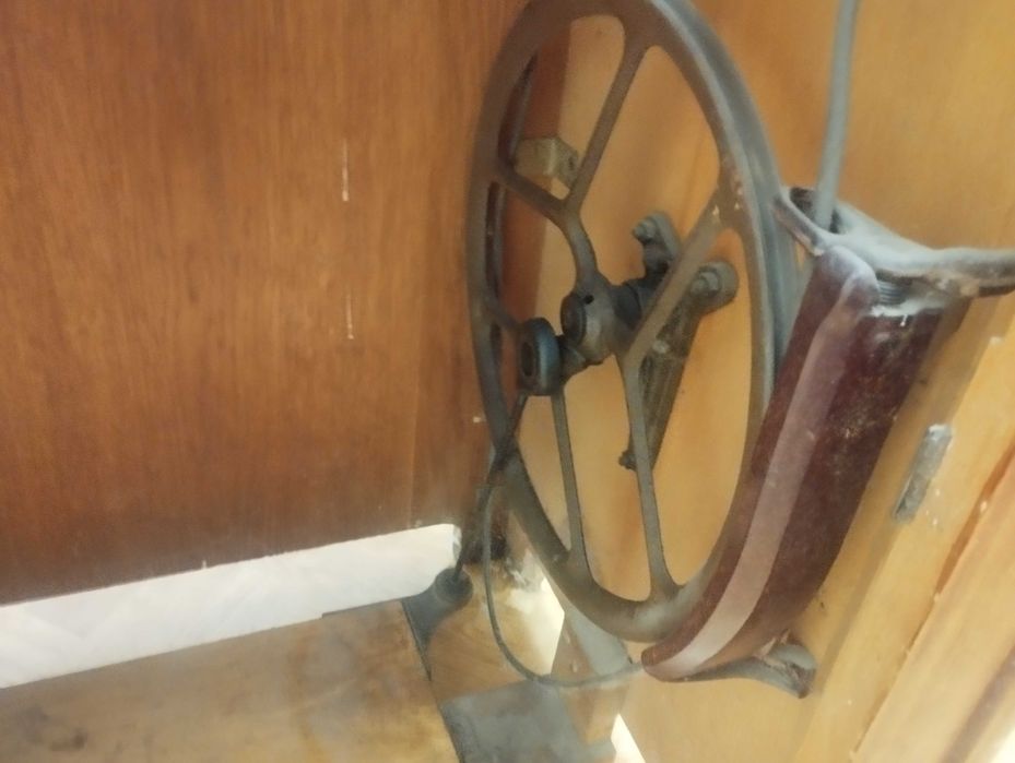 Старые швейные машинки продам самовывоз б/у