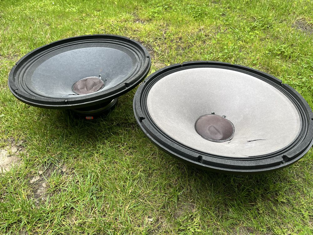 Glosniki 18 cali JBL 2042HPL
