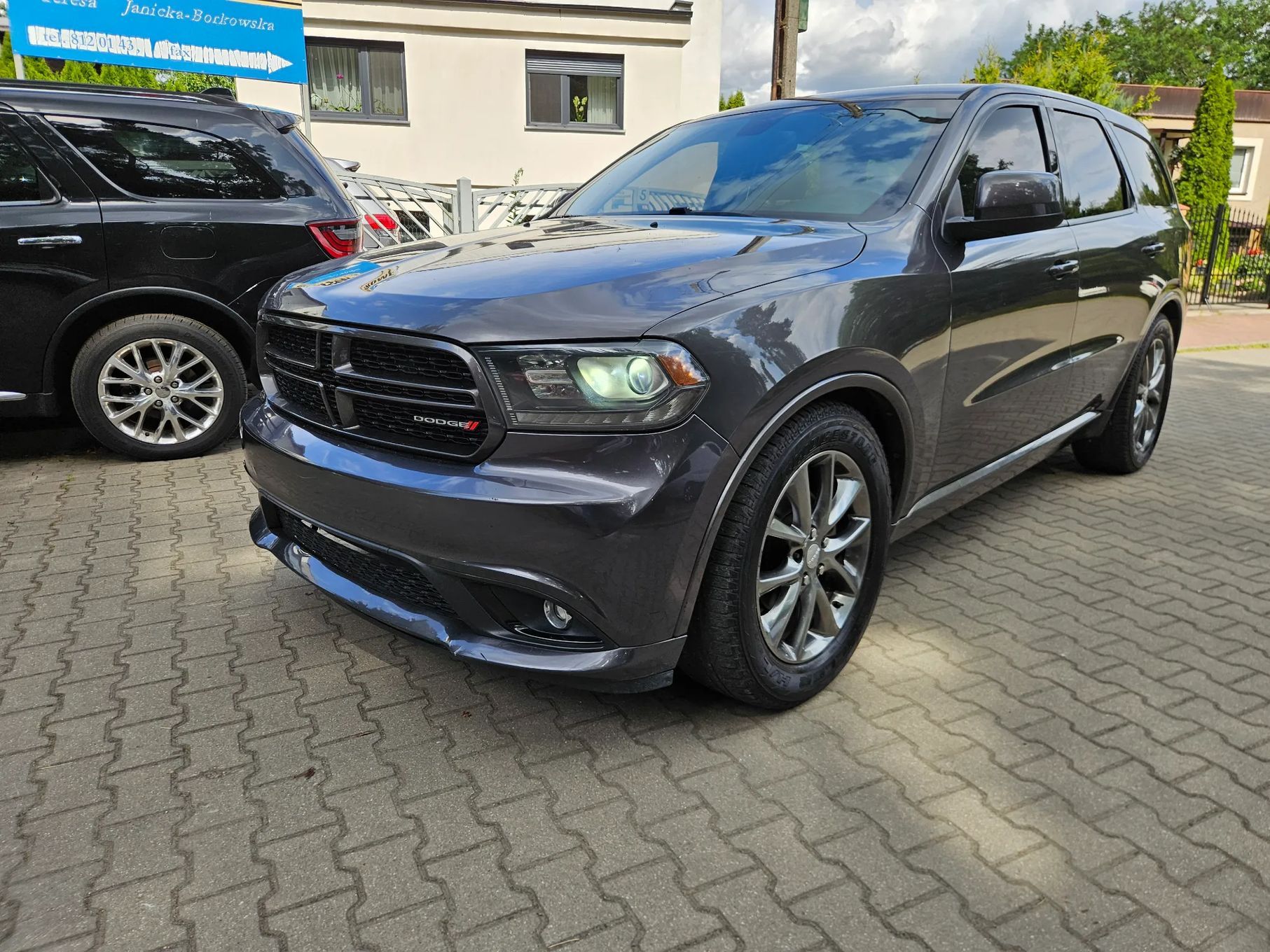 Dodge Durango Po Oplatach Zapłacona Akcyza 7 miejsc stoi w PL