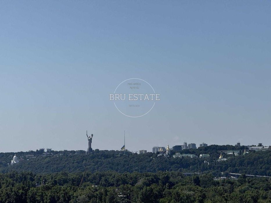 Продам 3к 125м ЖК Русанівська Гавань Микільсько-Слобідська 11 Зданий