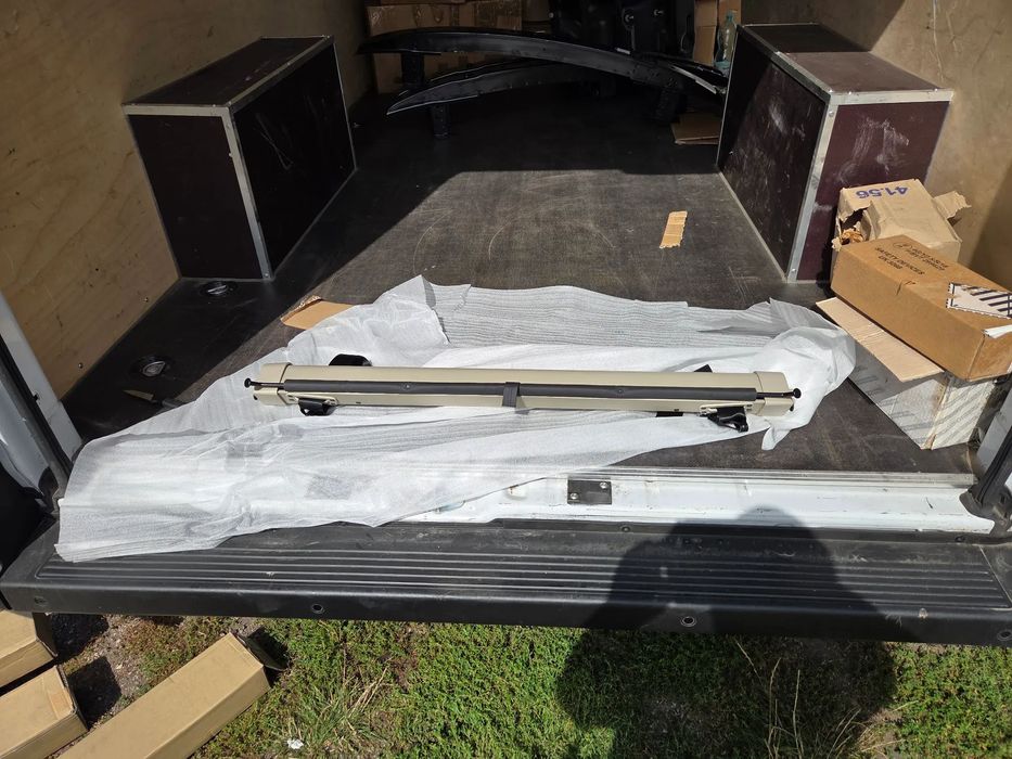 Roleta bagażnika siatka Opel Insignia B Sports Tourer 39040255 Siatka działowa Bagażnika