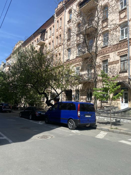 Продаж 72 м2. Напроти Театр ім. Ів. Франка ! Фасад !