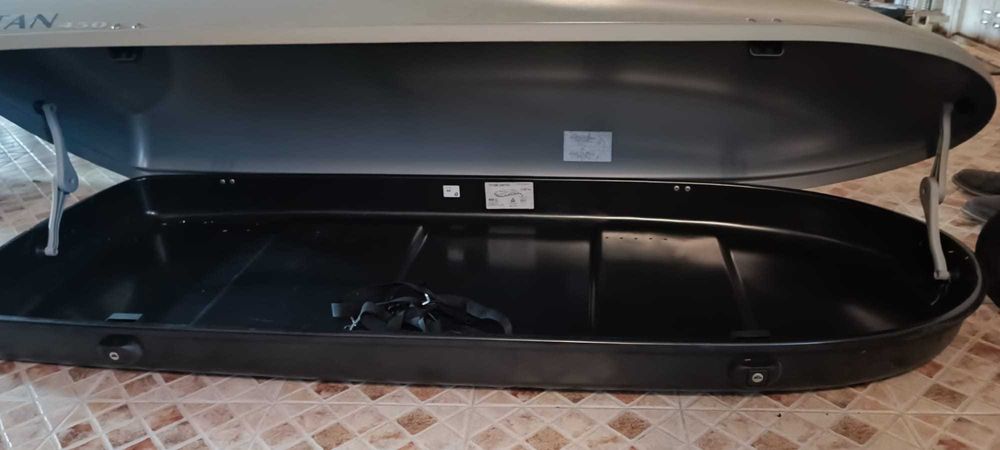 Mala de Tejadilho Titan 450 Litros. 300€ nova na Norauto.