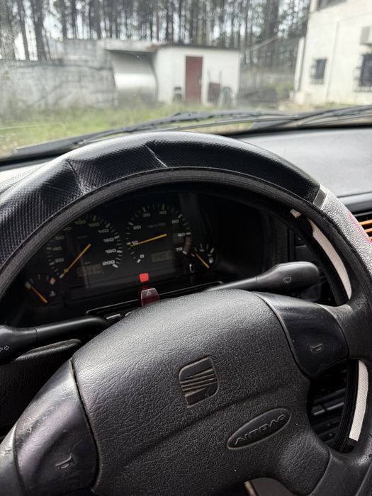 Seat ibiza 1.0  carro muito bom e economico