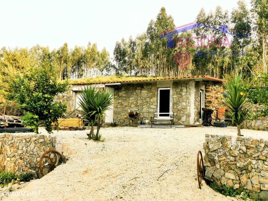 Terreno com casa de arrumos junto a ribeira, Figueiró dos Vinhos