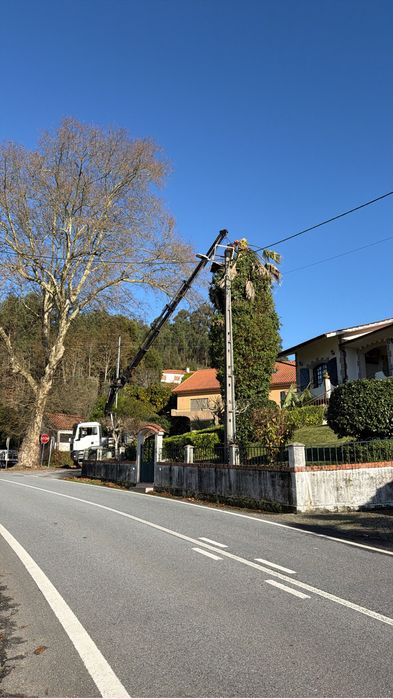 Man com grua hiab 322 com 22.5M E bascúla