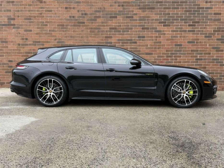 Porsche Panamera 4 Sport Turismo      2022