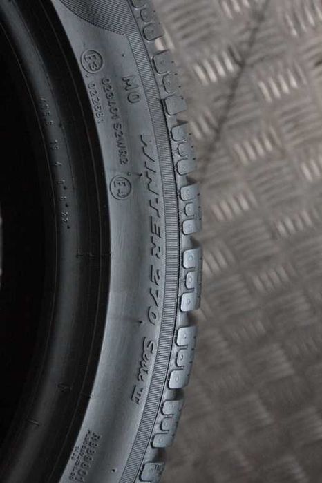 275/35/19 Pirelli Sottozero 2 275/35 R19 100W XL MO M0 2020r