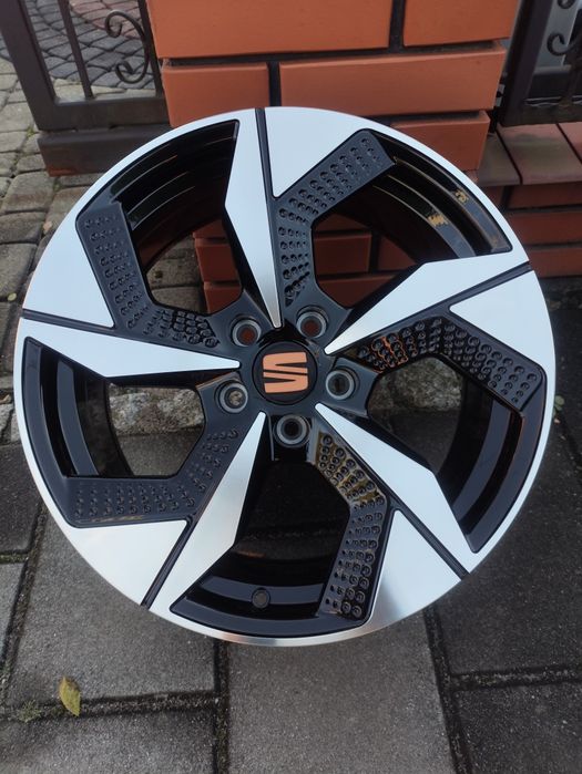 Fabrycznie nowe alufelgi felgi 18 5x112 audi A3 8p A4 A5 Q3 Q2 Seat sk