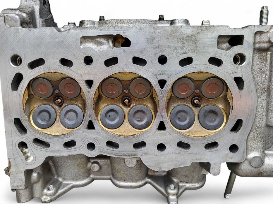 ГБЦ головка блока Citroen C1 Peugeot 108 Toyota Aygo Yaris 1.0 VTi