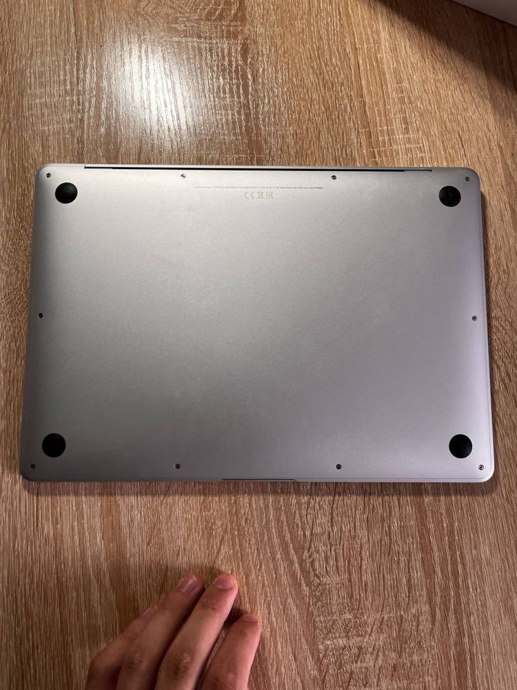 Macbook Air 2020 M1 8/256gb