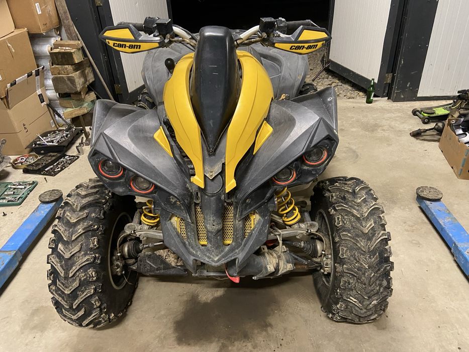 Plastiki osłona obudowy Bagażnik stelaż koła can am renegade 800R g1