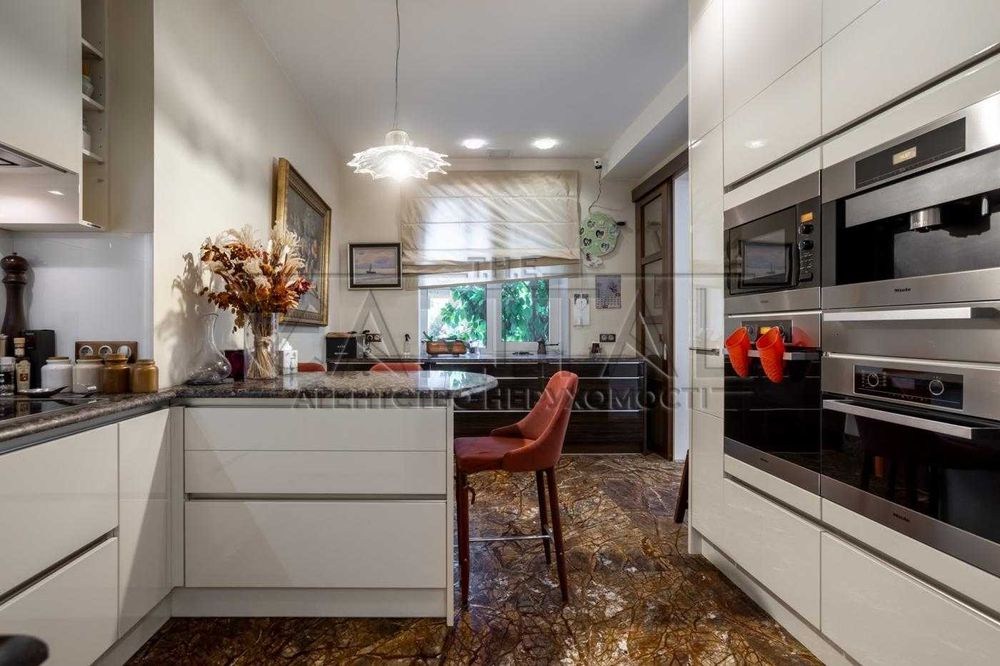 Оренда будинку Іванковичі 1200м2, басейн, сауна, винний погріб, 65 сот