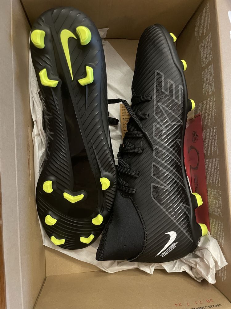 Chuteira Nike Mercurial