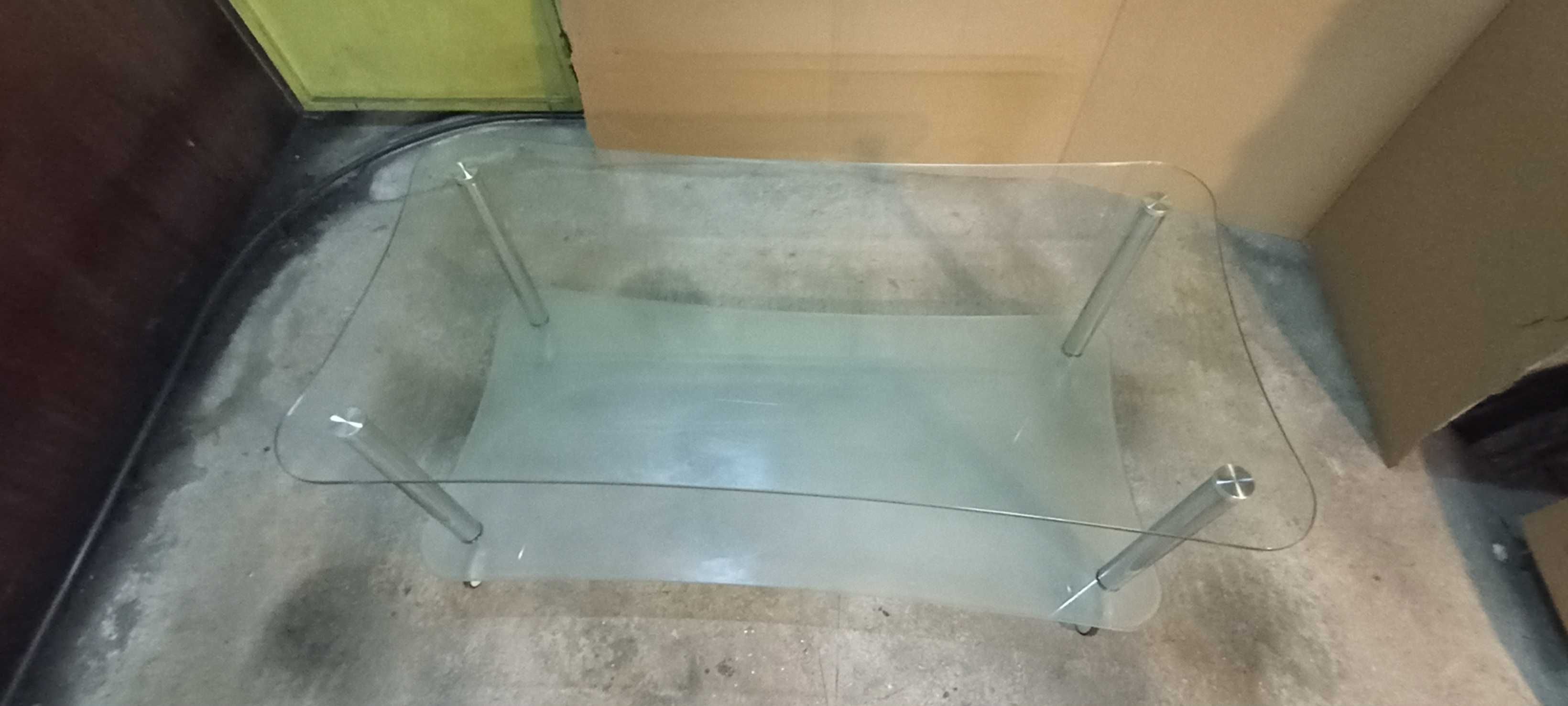 Mesa de centro em vidro