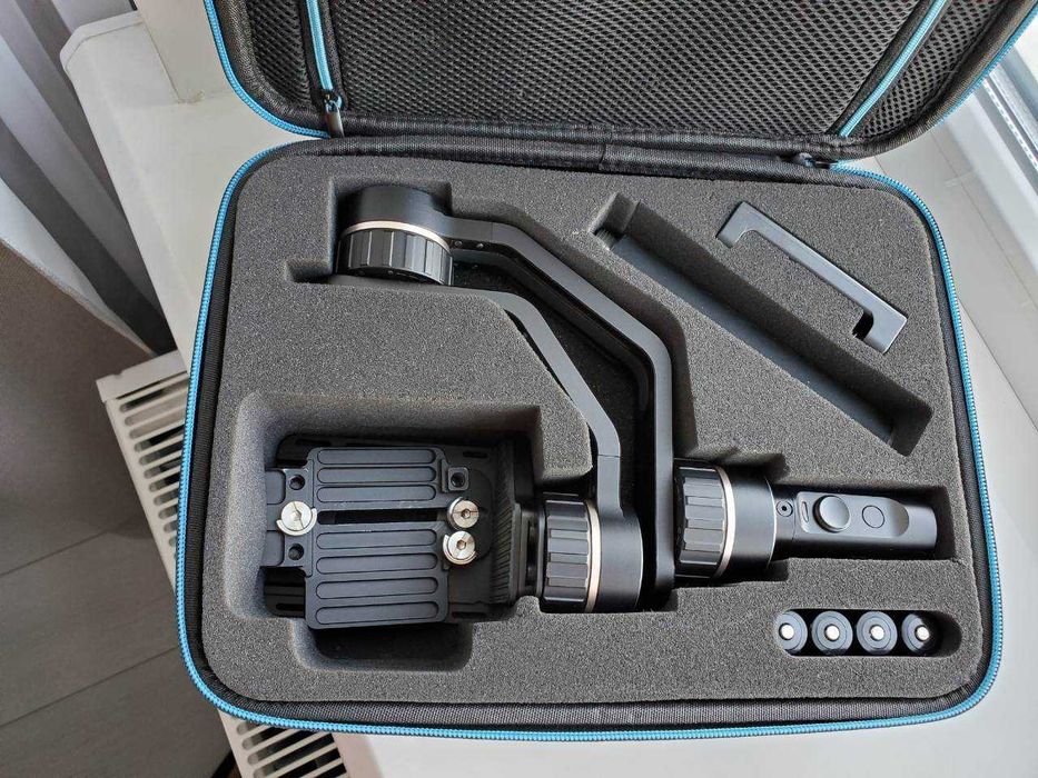 Электронный стабилизатор для беззеркальных камер Feiyu Tech MG V2