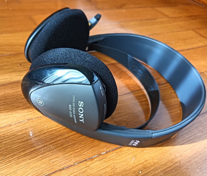 Headfones Sony s/ fios Cordless stereo, Model MDR-IF230.