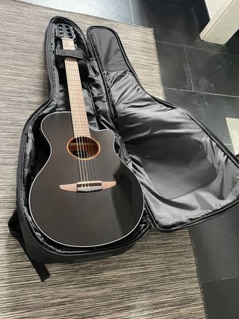 Guitarra Yamaha NTX1 Black