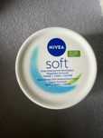 Krem Intensywnie Nawilżajacy NIVEA soft 300ml