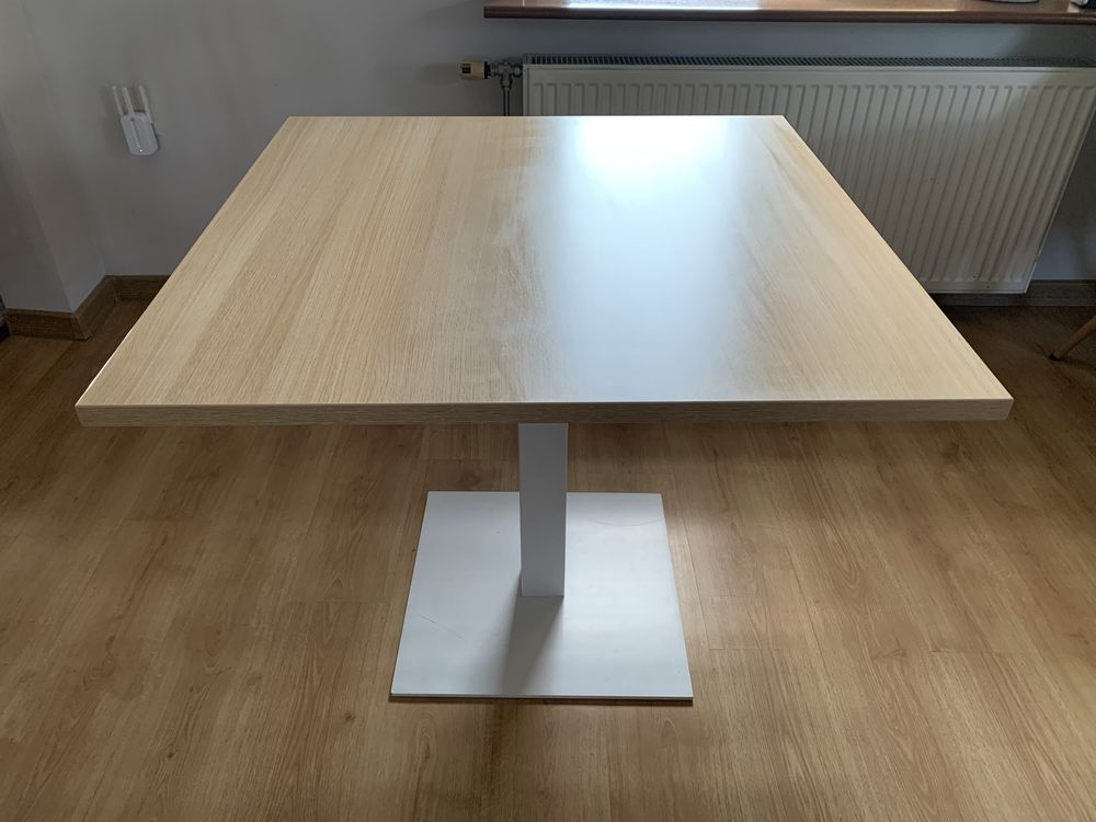 Stół 90x90 na jednej nodze