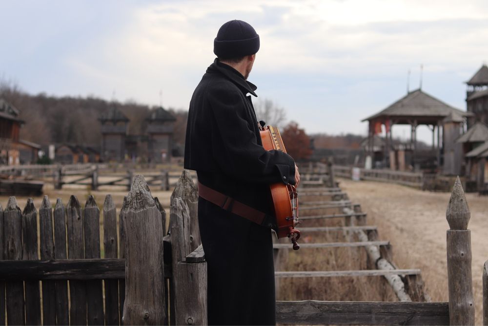 Продам Canon EOS 200D