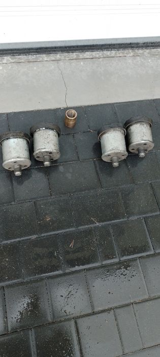 Podnosnik dwukolumnowy śrubowy