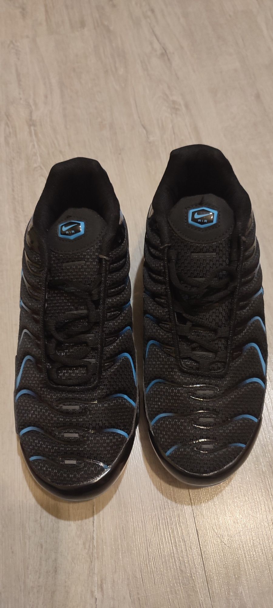 Nike Air Max Plus Black/University Blue – Gradient
